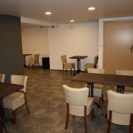 农家乐 Fabryka Odpoczynku